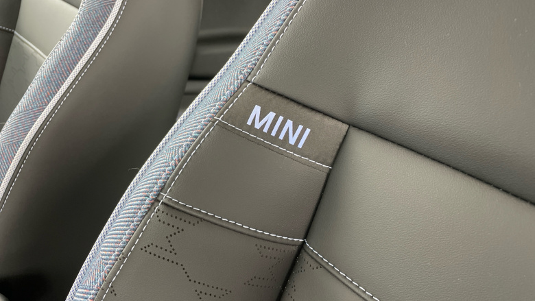 MINI Cooper 135kW E Classic [Level 1] 41kWh 3dr Auto Electric Hatchback